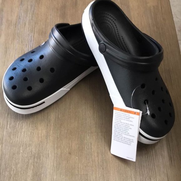 Crocs Women’s Crocband Black Clogs-NEW - Picture 5 of 7